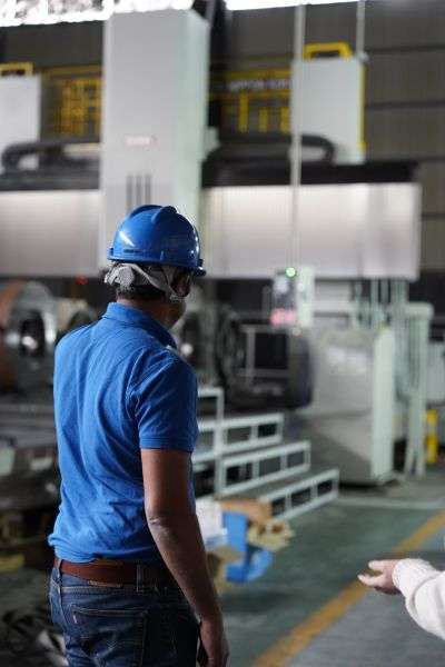 客户参观SNK 龙门加工中心